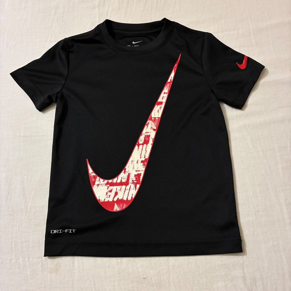 Nike Boys Dri-FIT Graphic Swoosh Tee Black Red Size 4 XS 807421-548636